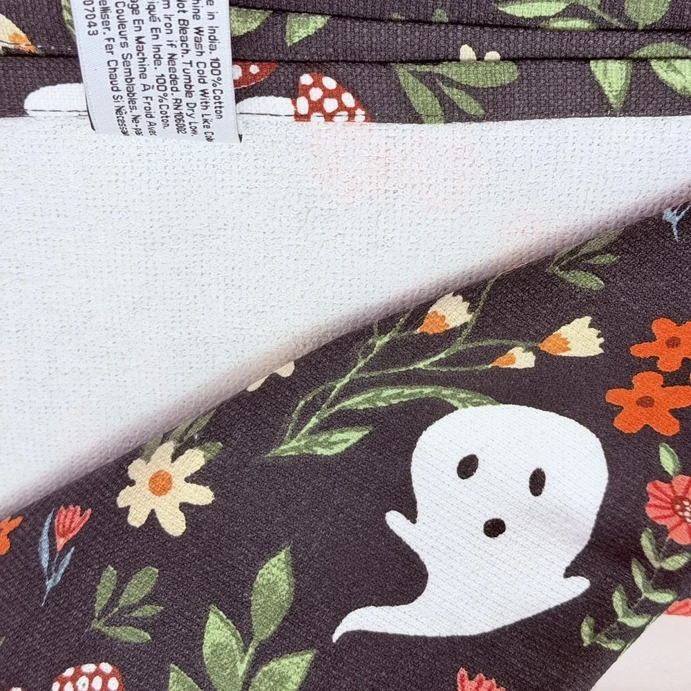 Halloween Tea Towels Set 2 Glow in the Dark NOS Rare Spooky Party Decor NOS NEW